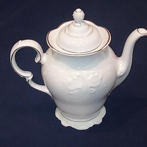 Wawal Casa Oro Collection Large Vintage TeaPot with Lid and Gold Trim